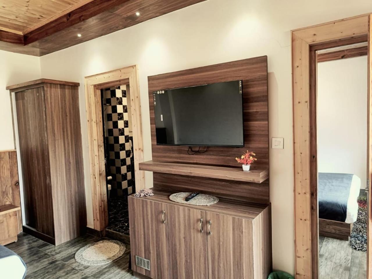 Trimounts-A Boutique Hotel & Wellnes Center In Tirthan Valley Banjar Ngoại thất bức ảnh
