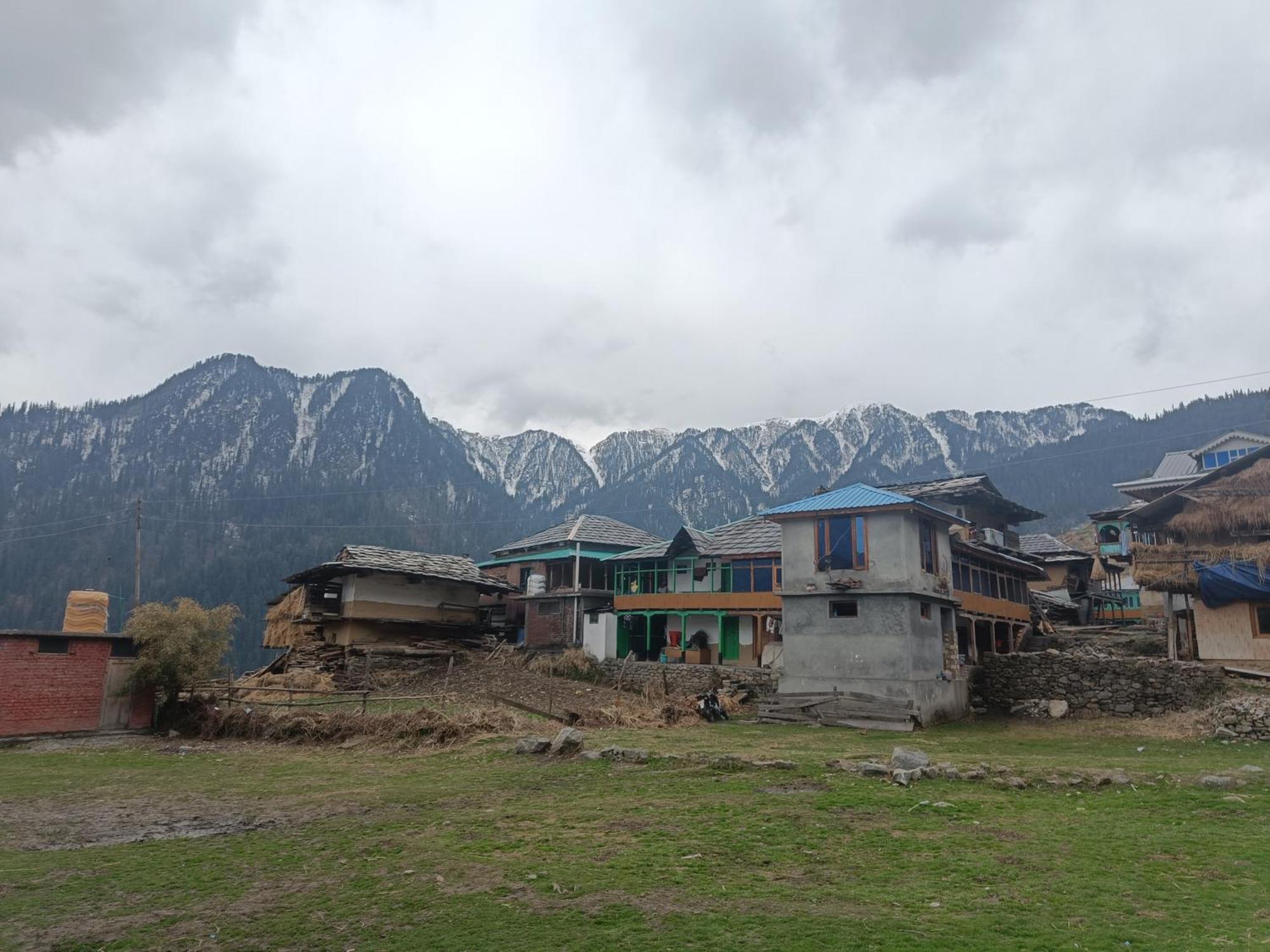 Trimounts-A Boutique Hotel & Wellnes Center In Tirthan Valley Banjar Ngoại thất bức ảnh