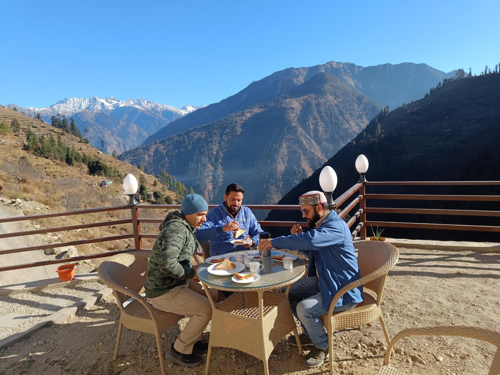 Trimounts-A Boutique Hotel & Wellnes Center In Tirthan Valley Banjar Ngoại thất bức ảnh